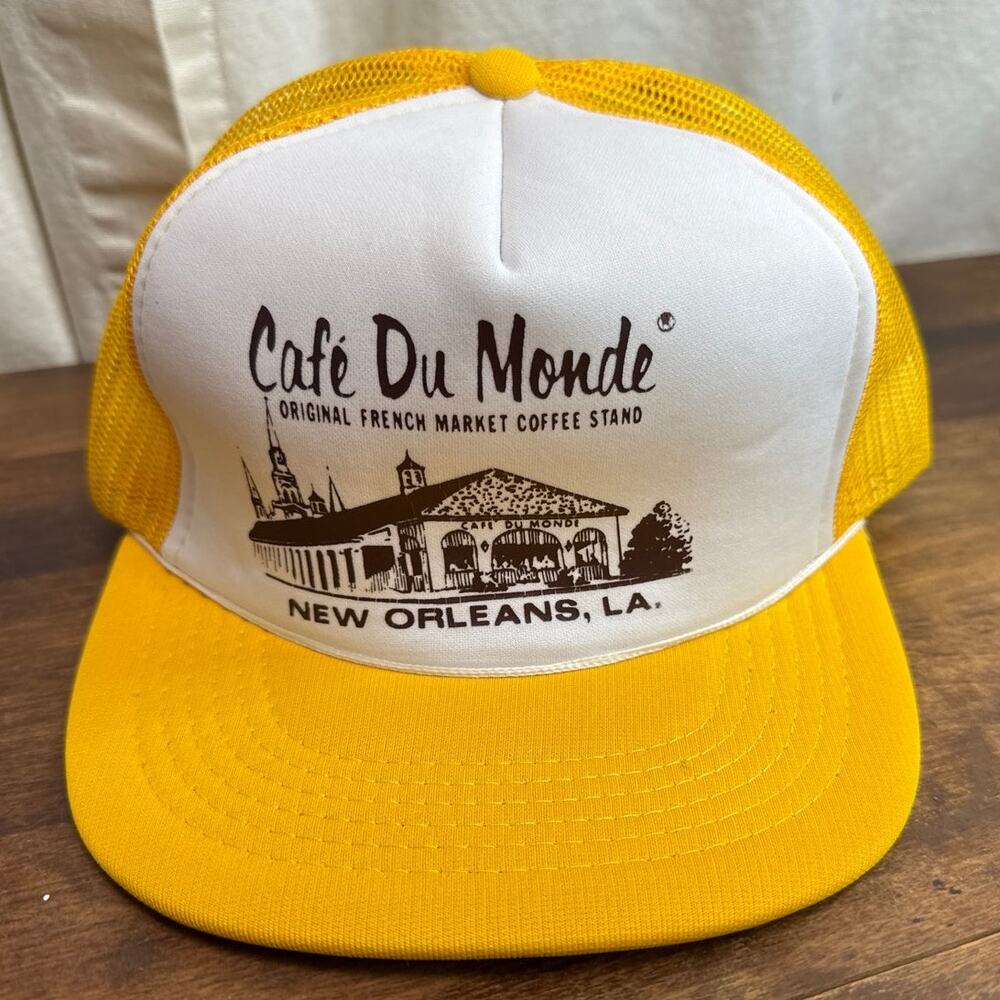 Vintage Cafe' Du Monde New Orleans, LA. Snapback Mesh Trucker Hat One Size